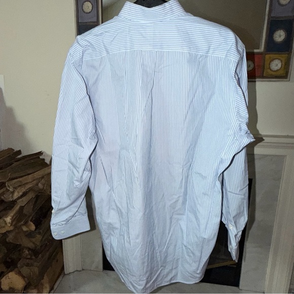 EUC Kirkland Signature Traditional Fit Non-Iron Button-Down Dress Shirt - Picture 4 of 5